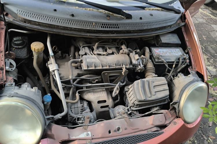 Used Chery QQ3 2012 Stylish Edition 1.0L Manual Start-Up Model Engine Bay
