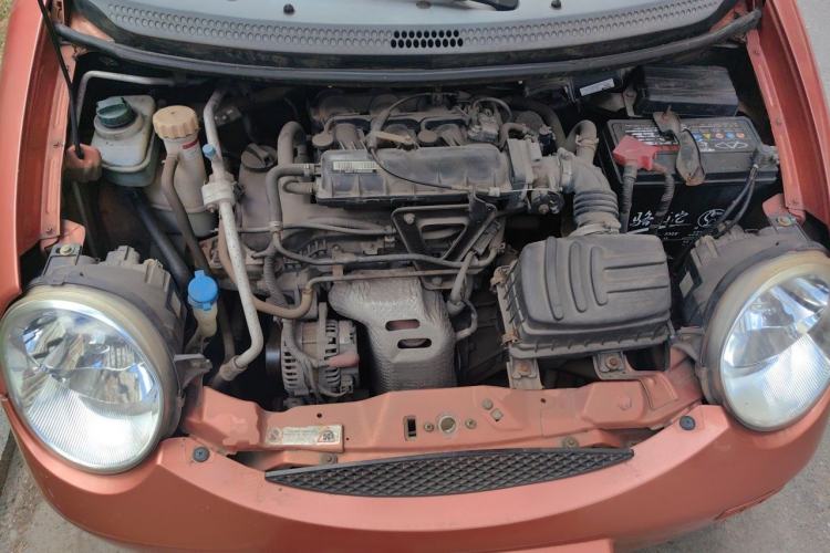 Used Chery QQ3 2012 Fashion Edition 1.0L Manual Champion Version Engine Bay