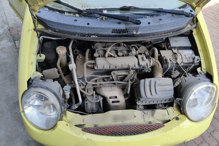 Used Chery QQ3 2012 Stylish Edition 1.0L Manual Start-Up Model Engine Bay
