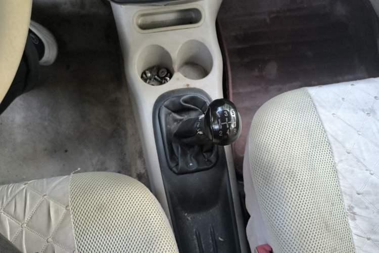 Used Chery QQ3 2012 Stylish Edition 1.0L Manual Start-Up Model Gear Lever