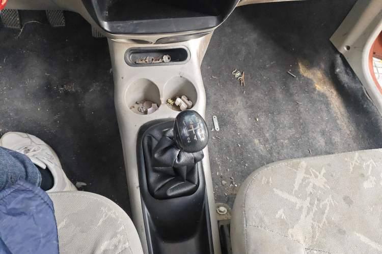 Used Chery QQ3 2012 Fashion Edition 1.0L Manual Champion Version Gear Lever
