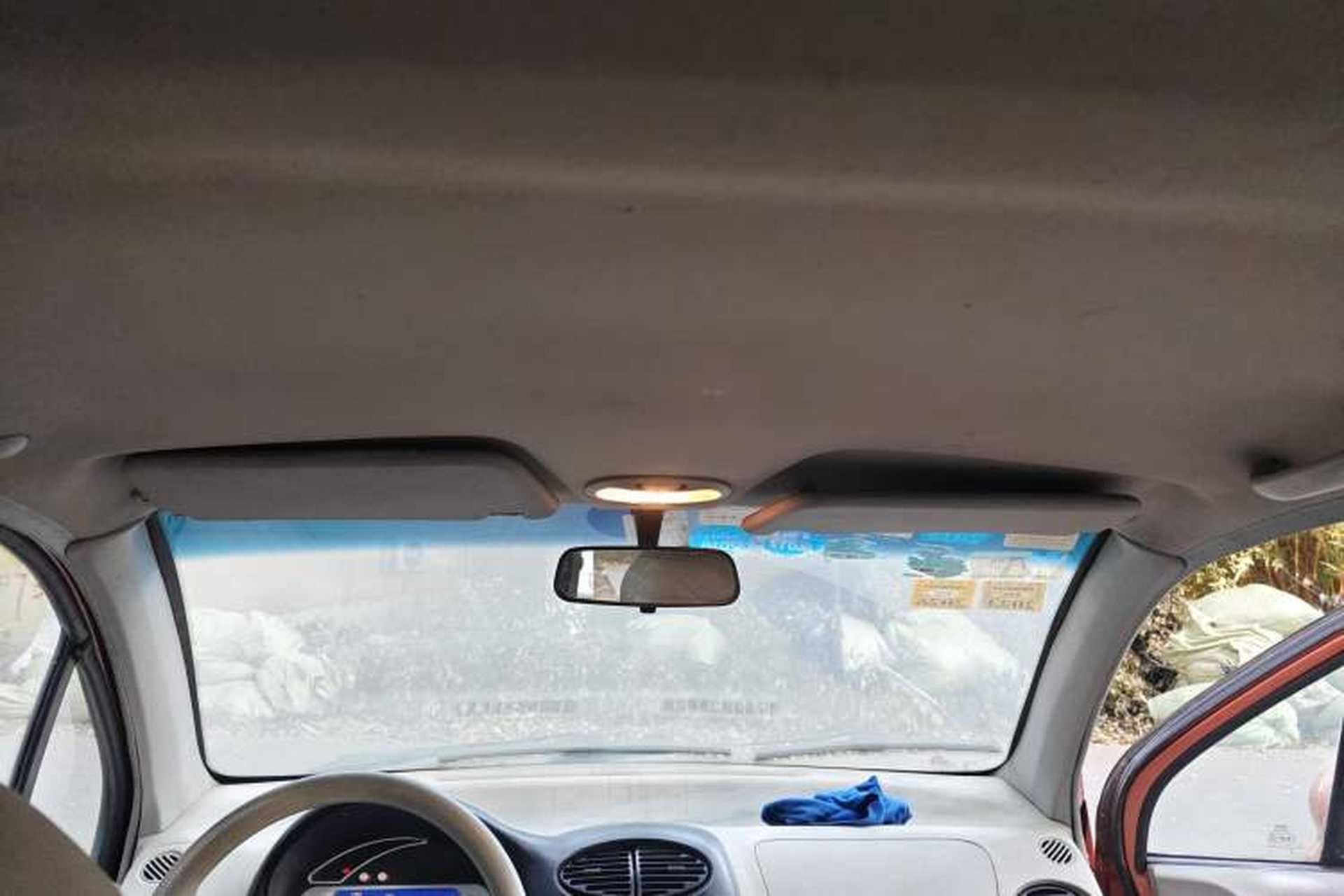 Used Chery QQ3 2012 Fashion Edition 1.0L Manual Champion Version Headliner