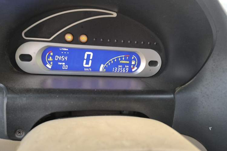 Used Chery QQ3 2012 Stylish Edition 1.0L Manual Start-Up Model Odometer Close Up