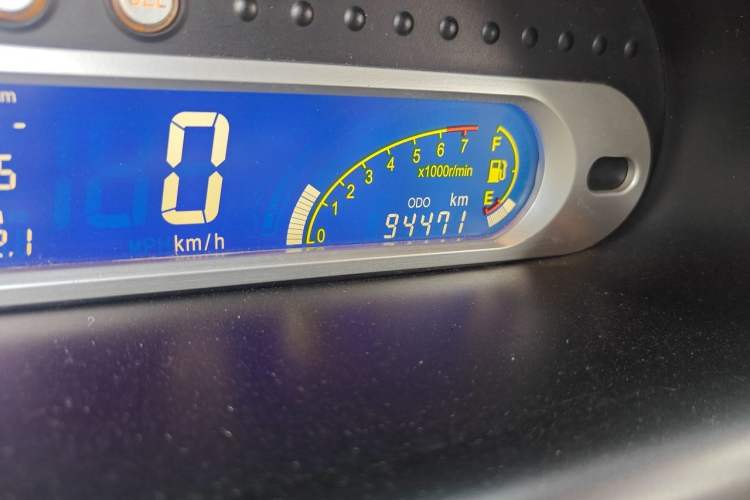 Used Chery QQ3 2012 Stylish Edition 1.0L Manual Start-Up Model Odometer Close Up
