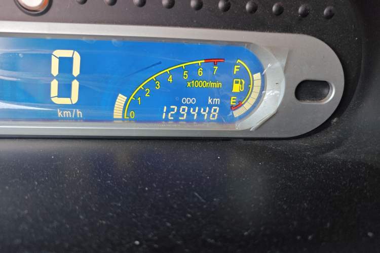 Used Chery QQ3 2012 Stylish Edition 1.0L Manual Start-Up Model Odometer Close Up