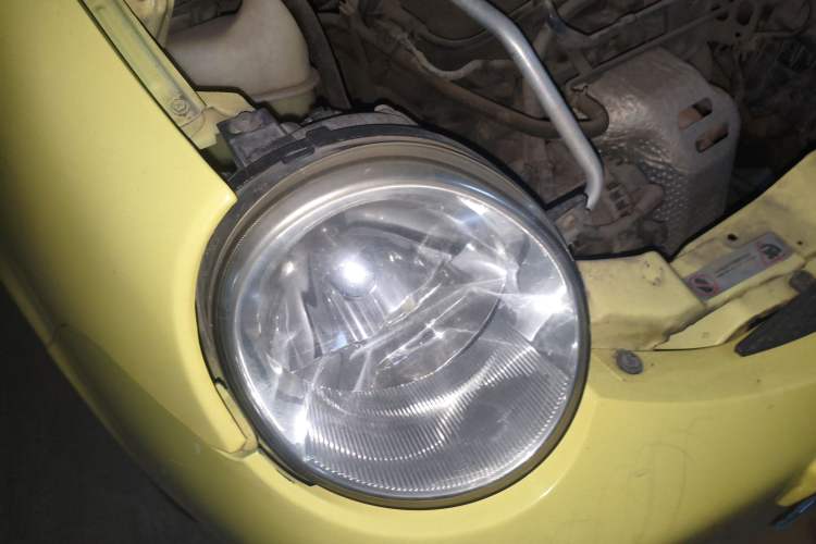Used Chery QQ3 2012 Dream Edition 0.8L Manual – Dream Variant Right Front Headlight