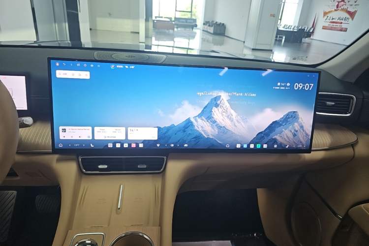 Used Chery T11 2026 Model 220 All-Wheel Drive Dual IMAX Theater Edition Audio And AC Panel