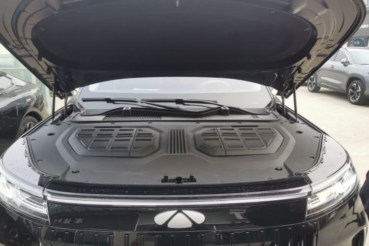 Used Chery T11 2026 Model 220 All-Wheel Drive Family Fun Edition Engine Bay