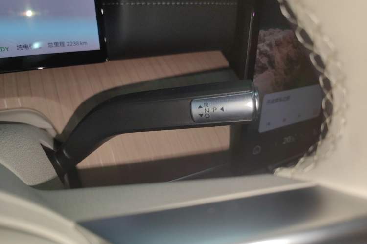 Used Chery T11 2026 Model 220 All-Wheel Drive Dual IMAX Theater Edition Gear Lever