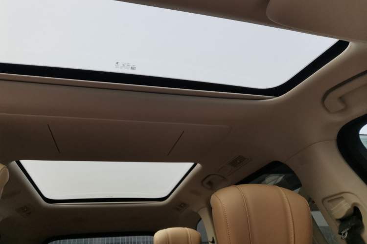 Used Chery T11 2026 Model 220 All-Wheel Drive Family Fun Edition Headliner