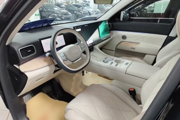 Used Chery T11 2026 Model 220 All-Wheel Drive Family Fun Edition Interior 3