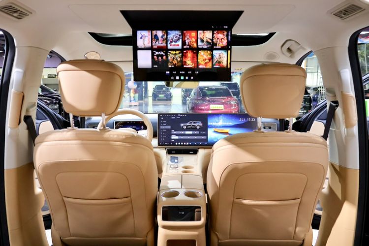 Used Chery T11 2026 Model 220 Rear-Drive Boya Giant-Screen Luxury Edition Interior 7