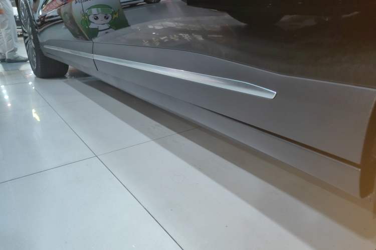 Used Chery T11 2026 Model 220 All-Wheel Drive Dual IMAX Theater Edition Left Side Sill