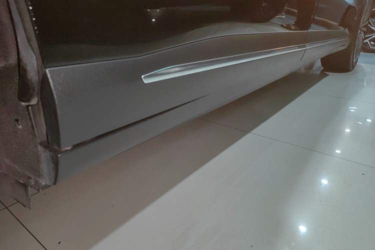 Used Chery T11 2026 Model 220 All-Wheel Drive Dual IMAX Theater Edition Right Side Sill