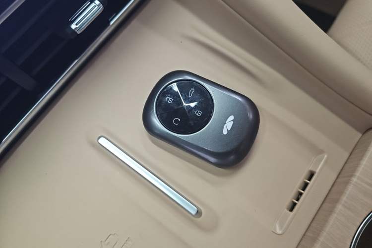 Used Chery T11 2026 Model 220 All-Wheel Drive Dual IMAX Theater Edition Vehicle Key