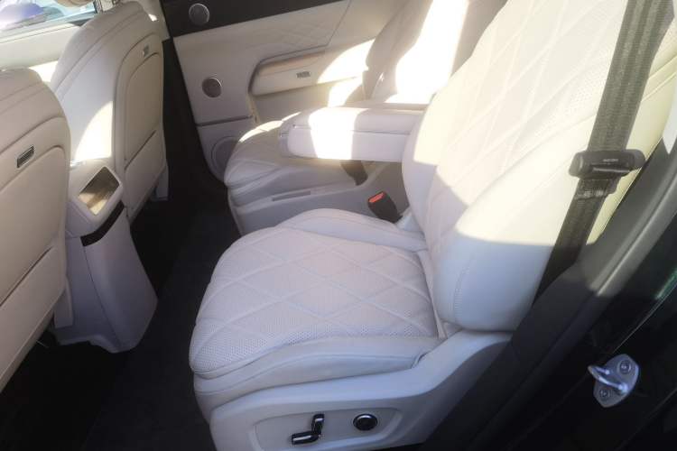 Used Chery T11 2026 Model 220 All-Wheel Drive Family Fun Edition Interior 4