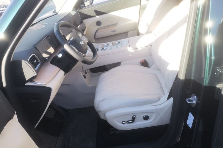 Used Chery T11 2026 Model 220 All-Wheel Drive Family Fun Edition Left Front Seat