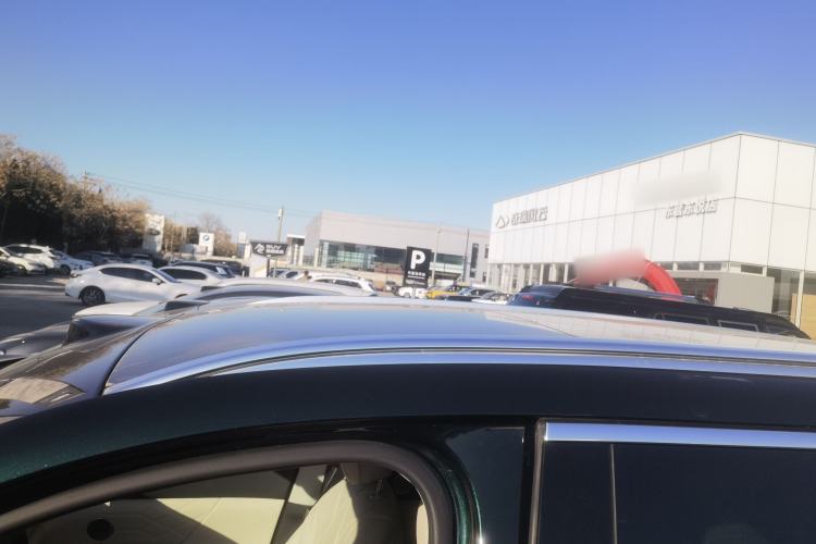 Used Chery T11 2026 Model 220 All-Wheel Drive Family Fun Edition Roof