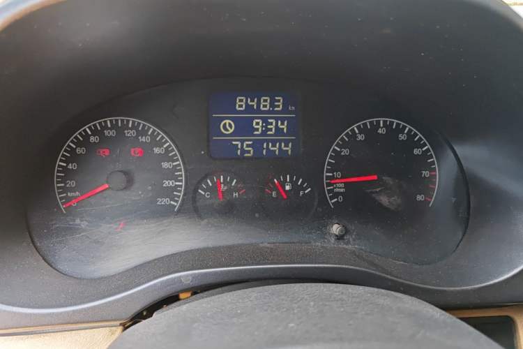 Used Chery Tiggo 2010 Elite Edition 1.6L Manual Comfort Model Odometer Close Up