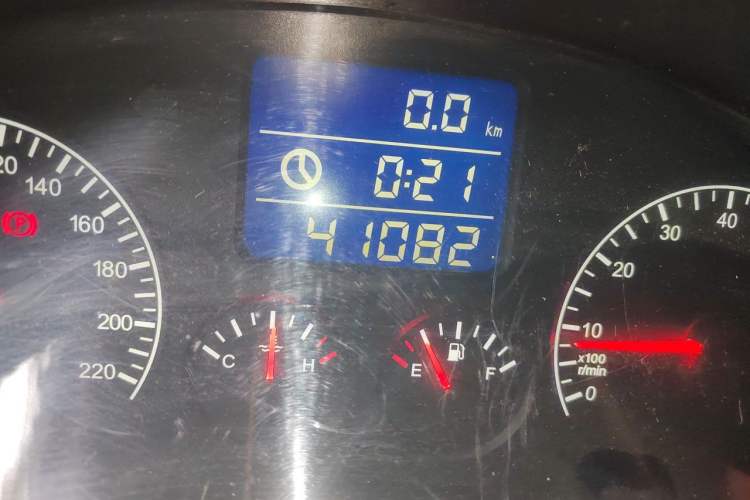 Used Chery Tiggo 2010 Elite Edition 1.6S Manual Comfort Model Odometer Close Up