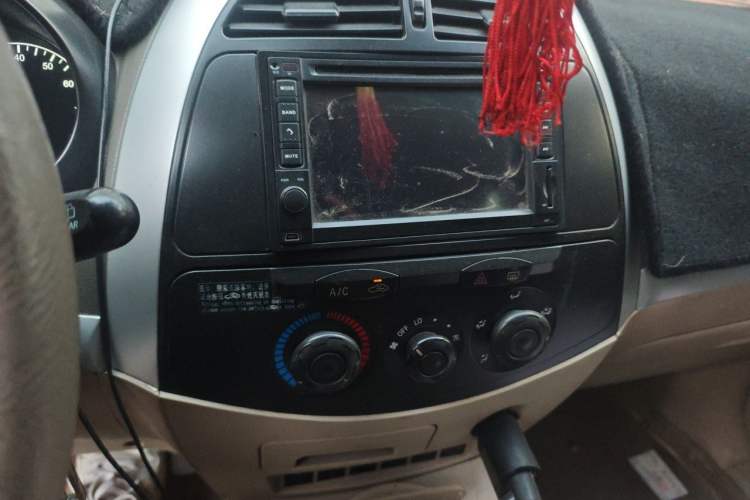 Used Chery Tiggo 2010 Elite Edition 2.0L Manual Luxury Model Audio And AC Panel