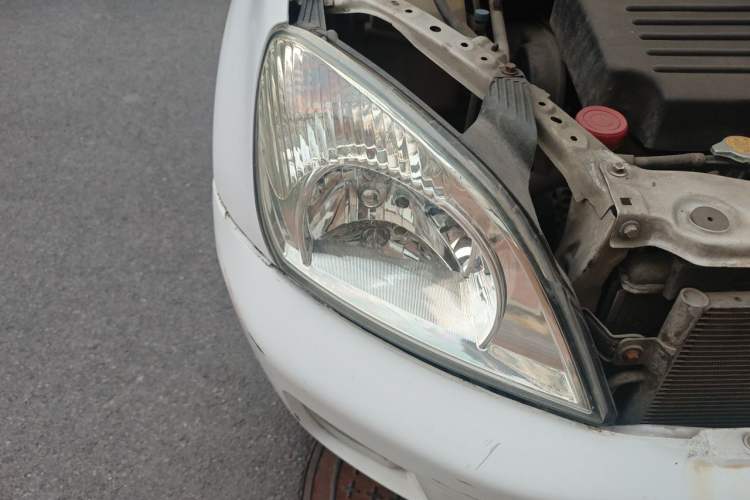 Used Chery Tiggo 2010 Elite Edition 2.0L Manual Luxury Model Right Front Headlight