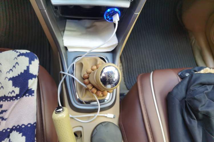 Used Chery Tiggo 2011 Elite Edition 1.6L Manual Comfort DVVT Gear Lever
