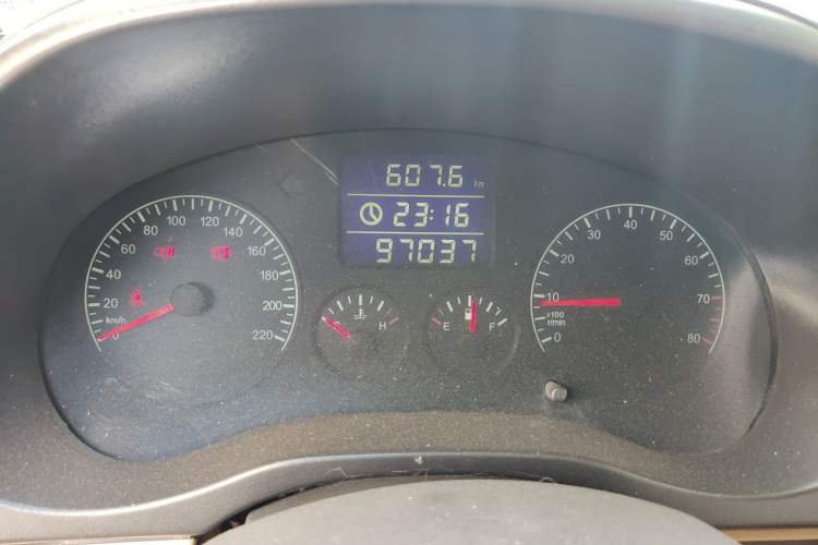 Used Chery Tiggo 2011 Elite Edition 1.6L Manual Comfort DVVT Odometer Close Up
