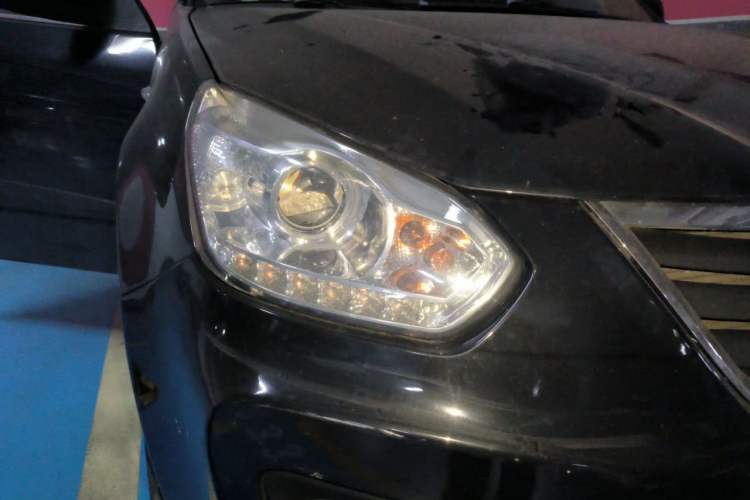 Used Chery Tiggo 2011 Elite Edition 1.6L Manual Comfort DVVT Right Front Headlight