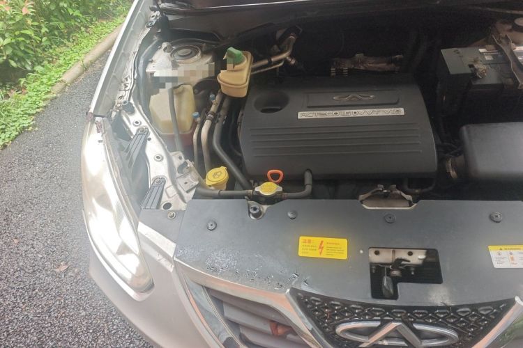 Used Chery Tiggo 2011 Elite Edition 1.6L Manual Comfort DVVT Engine Bay Right
