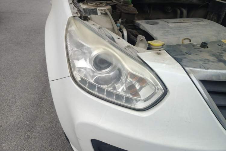 Used Chery Tiggo 2011 Elite Edition 1.6L Manual Comfort DVVT Right Front Headlight