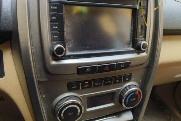 Used Chery Tiggo 2012 Elite Edition 1.6L Manual Comfort DVVT Audio And AC Panel
