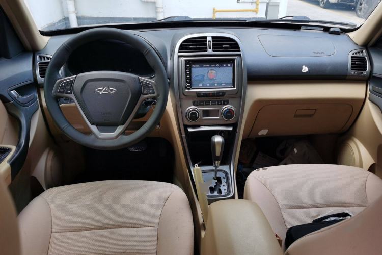 Used Chery Tiggo 2012 Elite Edition 1.6L CVT Comfort DVVT Model Center Console