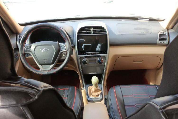Used Chery Tiggo 2012 Elite Edition Facelift 1.6L Manual Comfort DVVT Center Console