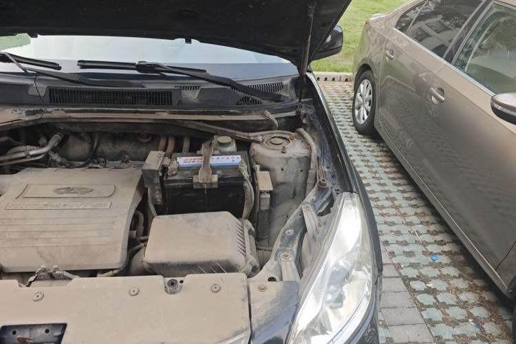Used Chery Tiggo 2012 Elite Edition 1.6L CVT Comfort DVVT Model Engine Bay Left