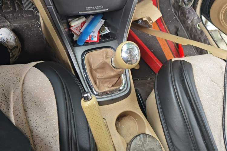 Used Chery Tiggo 2012 Elite Edition Facelift 1.6L Manual Comfort DVVT Gear Lever