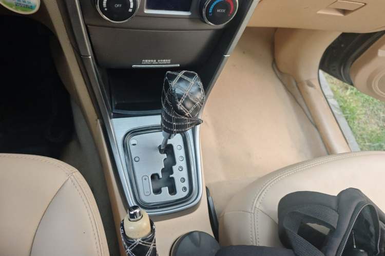 Used Chery Tiggo 2012 Elite Edition 1.6L CVT Comfort DVVT Model Gear Lever