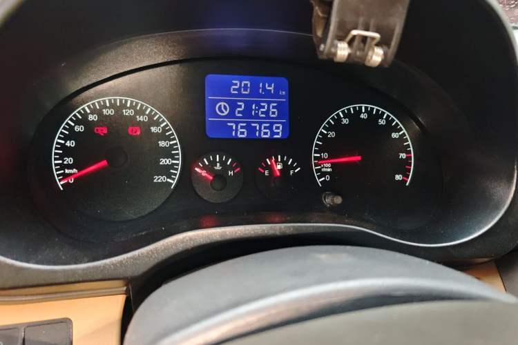 Used Chery Tiggo 2012 Elite Edition Facelift 1.6L Manual Comfort DVVT Odometer Close Up