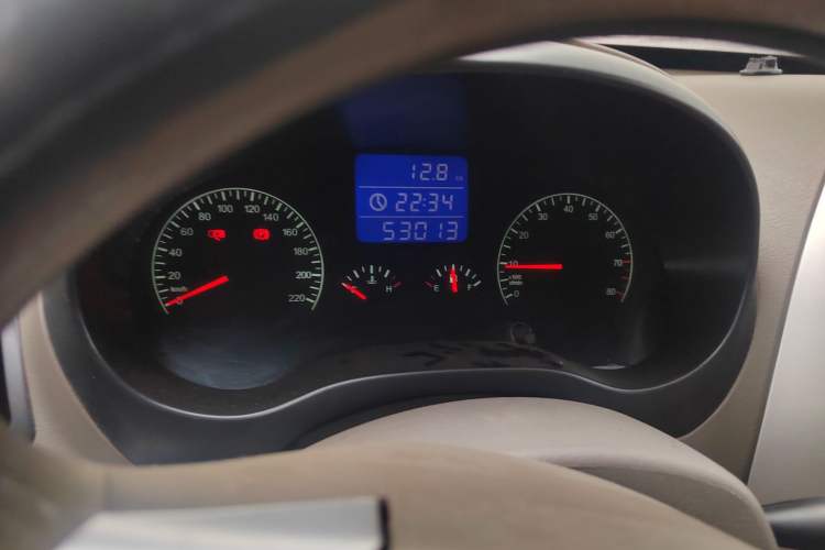 Used Chery Tiggo 2012 Classic Edition 1.6L Manual Comfort Model Odometer Close Up