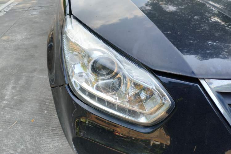 Used Chery Tiggo 2012 Elite Edition 1.6L Manual Comfort DVVT Right Front Headlight
