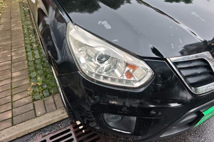 Used Chery Tiggo 2012 Elite Edition Facelift 1.6L Manual Comfort DVVT Right Front Headlight
