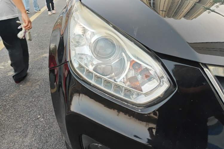 Used Chery Tiggo 2012 Elite Edition 1.6L Manual Comfort DVVT Right Front Headlight