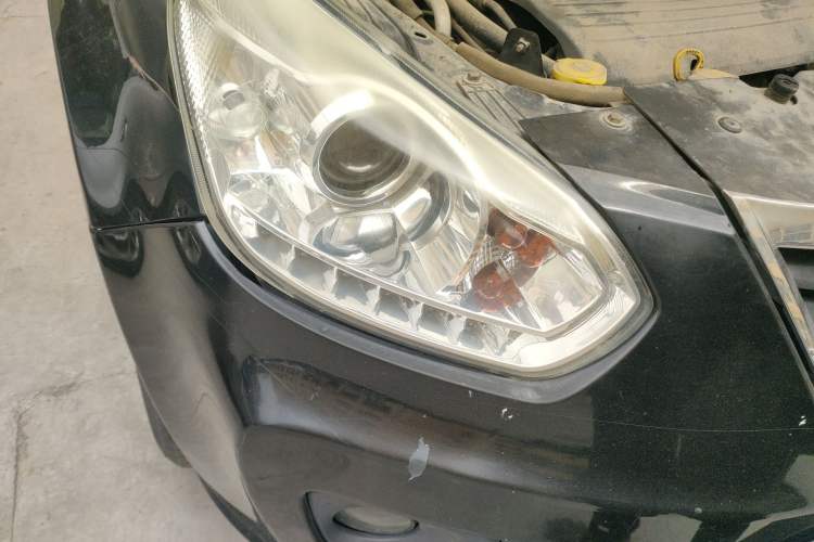 Used Chery Tiggo 2012 Elite Edition 1.6L Manual Comfort DVVT Right Front Headlight