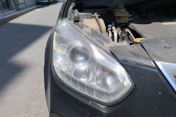 Used Chery Tiggo 2012 Elite Edition Facelift 1.6L CVT Comfort DVVT Model Right Front Headlight
