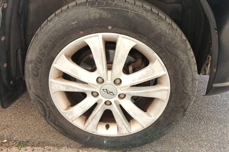 Used Chery Tiggo 2012 Elite Edition Facelift 1.6L Manual Comfort DVVT Right Front Wheel Hub