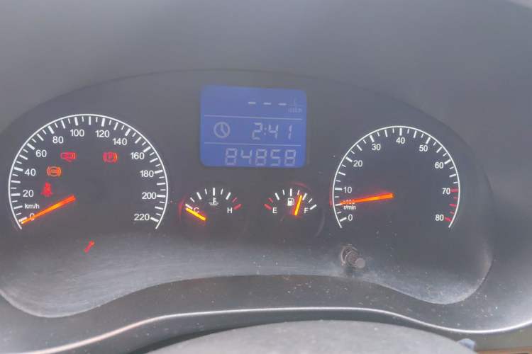 Used Chery Tiggo 2012 Elite Edition 1.6L Manual Comfort DVVT Odometer Close Up
