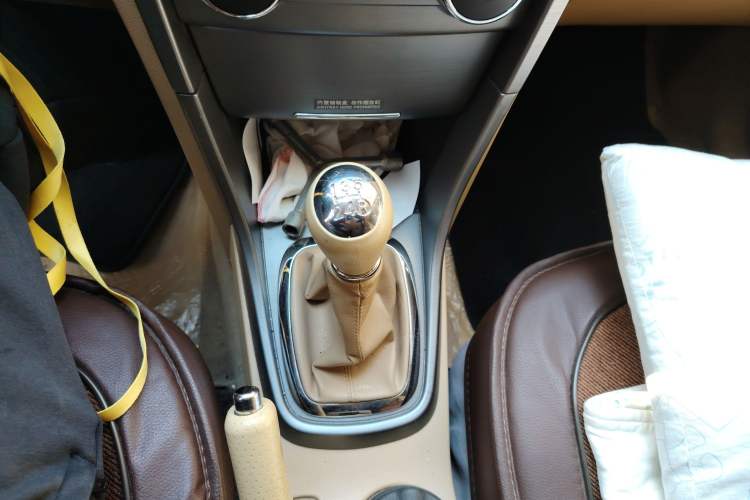 Used Chery Tiggo 2012 Elite Edition 1.6L Manual Comfort DVVT Gear Lever