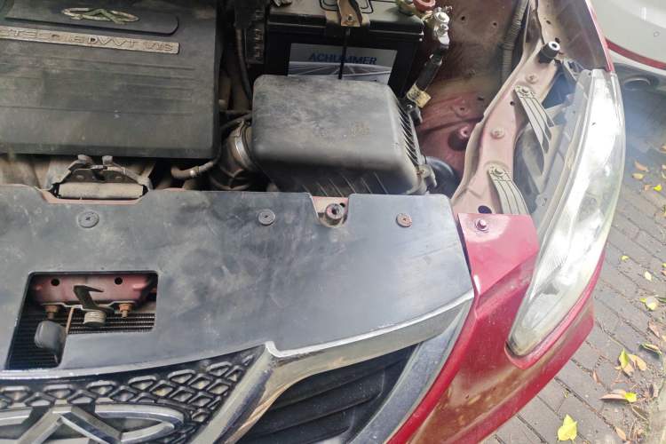 Used Chery Tiggo 2012 Elite Edition 1.6L Manual Comfort DVVT Engine Bay Left
