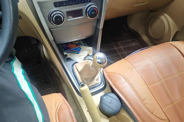 Used Chery Tiggo 2012 Elite Edition 1.6L Manual Comfort DVVT Gear Lever