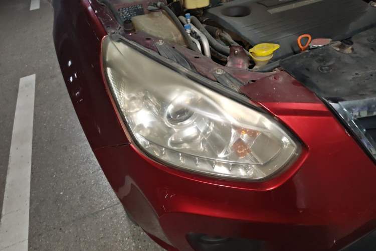 Used Chery Tiggo 2012 Elite Edition 1.6L Manual Luxury DVVT Model Right Front Headlight